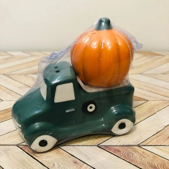 Autumn Green Harvest Truck & Orange Pumpkin Ceramic Salt & Pepper Shakers - Picture 1 of 8
